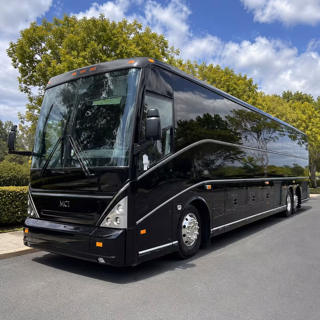 alabama crimson tide game day shuttle bus rentals in tuscaloosa