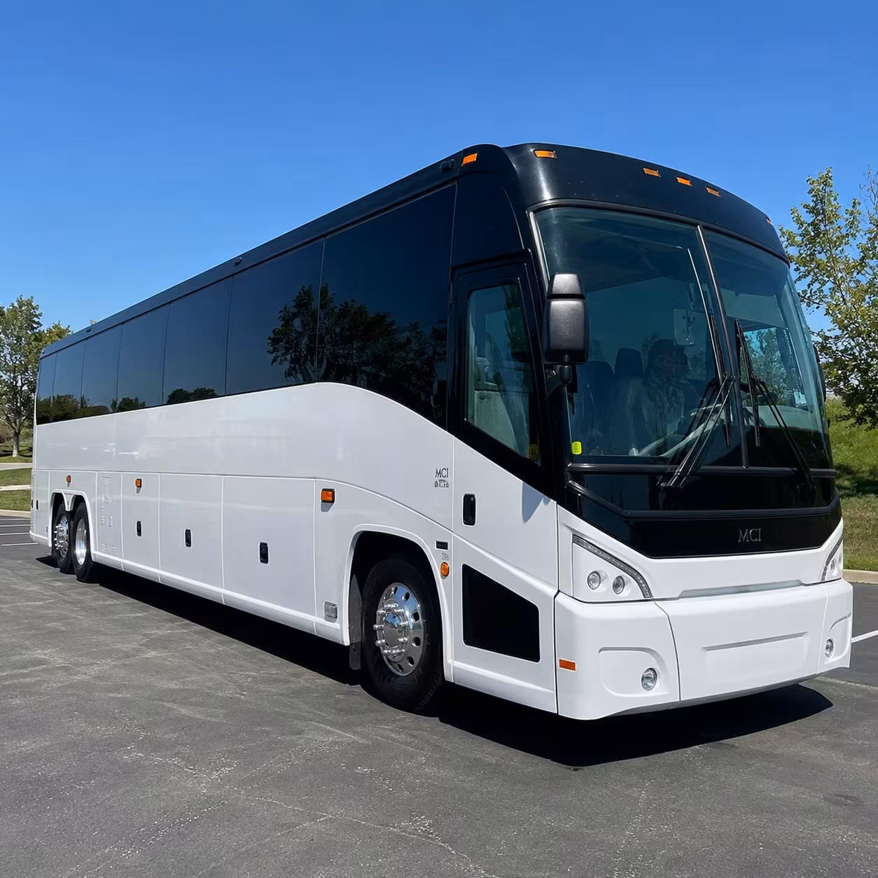 charter buses and minibuses for tuscaloosa corporate airport shuttles