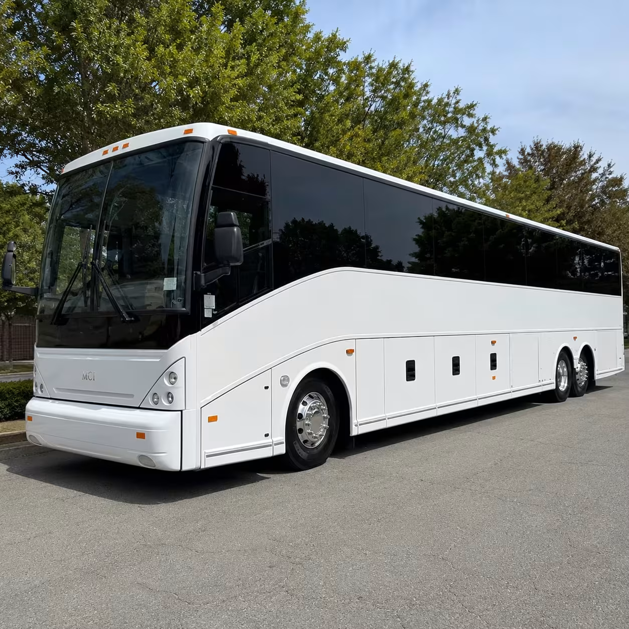 tuscaloosa airport bus rentals with the amenities your group needs