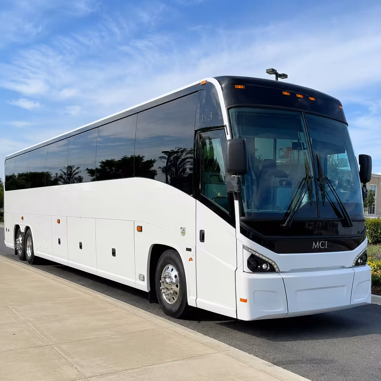 tuscaloosa employee shuttle buses for daily commuter routes